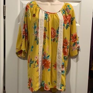⭐️2 for $15⭐️Stunning boutique floral tunic top